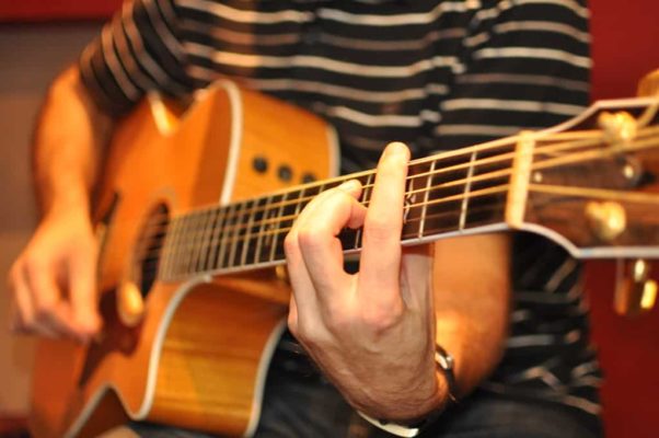 5 Errores De Principiante En Guitarra – Consejos Para Evitarlos